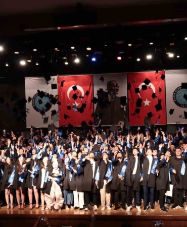 Teknik Bilimler MYO’da mezuniyet heyecanı