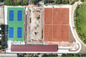 Tenis Merkezi’nde balon kortlar boyandı