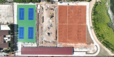 Tenis Merkezi’nde balon kortlar boyandı