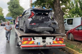 Tır ışıklarda bekleyen otomobillerin arasına daldı: 3 yaralı