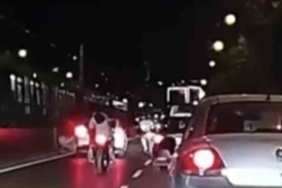 Trafiği tehlikeye soktuğu yetmedi, kontrollü şerit değiştiren aracın aynasını kırdı