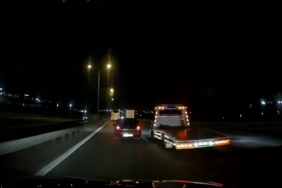 Trafik magandaları bu kez çekici sürücüsü çıktı: İki otomobil sürücüsünü yol boyunca taciz ettiler
