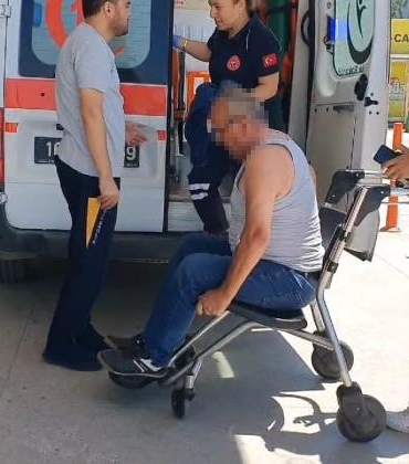 Trafikte 4 araç çarpıştı: 2 yaralı