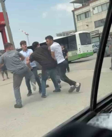 Trafikte yol verme tartışması kavgaya dönüştü