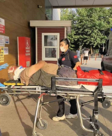 Traktörün ezdiği çiftçi ağır yaralandı