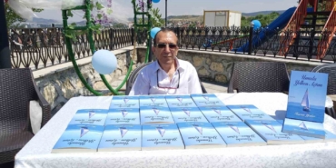 Tüm engelleri aşarak şiir kitabı çıkardı