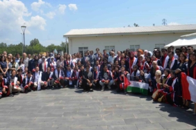 Türkçe eğitimini başarıyla tamamlayan misafir öğrenciler belgelerini aldı