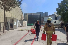 Tuzla’da yat imalathanesinde yangın çıktı