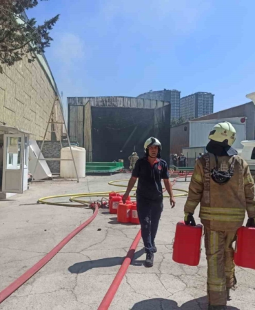 Tuzla’da yat imalathanesinde yangın çıktı