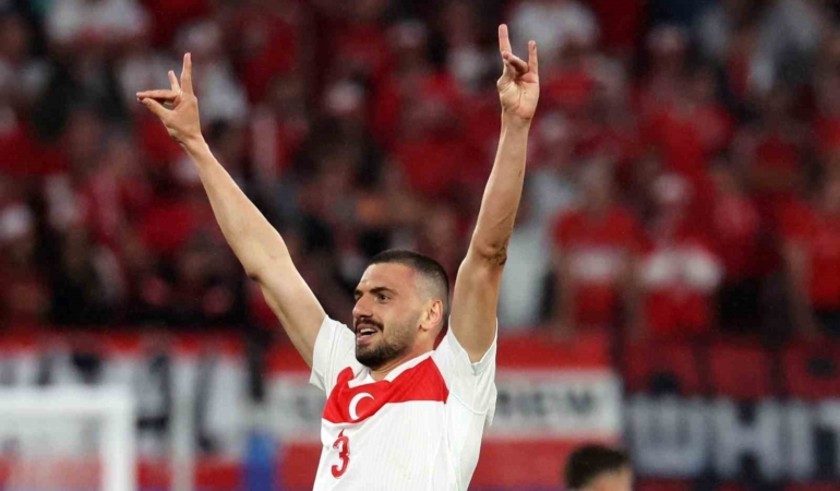 UEFA Disiplin Komitesi, milli futbolcu Merih Demiral’a Avusturya maçında yaptığı ’Bozkurt’ işareti nedeniyle 2 müsabakadan men cezası verdi.