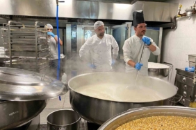 Ümraniye’de aşure kazanları kaynamaya başladı