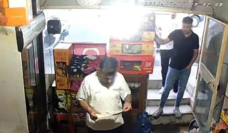 Ümraniye’de dükkanlardan vergi levhası parası isteyen şahıslar yakalandı