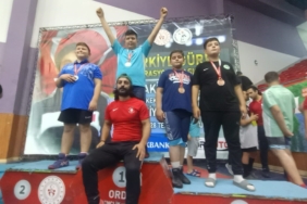 Ümraniye’nin Güreş Yıldızları’ndan çifte başarı