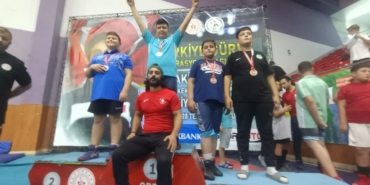 Ümraniye’nin Güreş Yıldızları’ndan çifte başarı