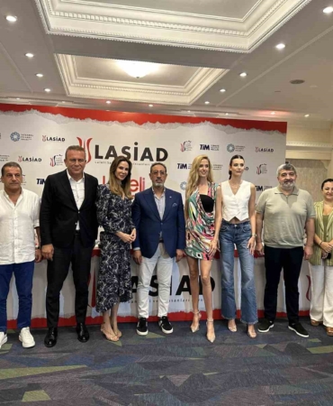 Ünlü modeller Laleli’de boy gösterecek