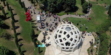 Üsküdar 15 Temmuz Şehitler Anıtı’na ziyarete gelenler havadan görüntülendi