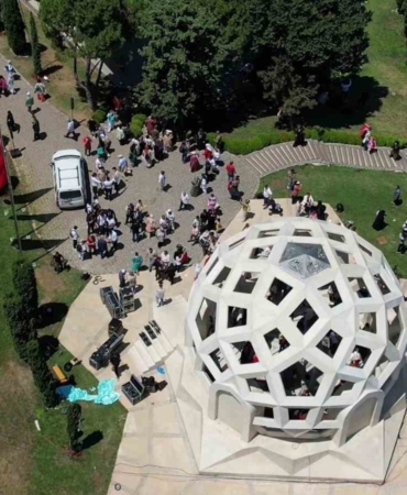 Üsküdar 15 Temmuz Şehitler Anıtı’na ziyarete gelenler havadan görüntülendi