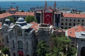 Üsküdar’da tarihi binanın kubbesi yanarak çökmüştü, çalışmalar havadan görüntülendi