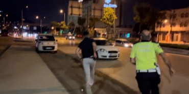 Uygulamayı görünce geri vitese takıp kaçtı, yakalanınca “Araba istop etti” dedi