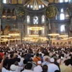 Vakıflardan Ayasofya-i Kebir Camii Şerifi’nde aşure ikramı
