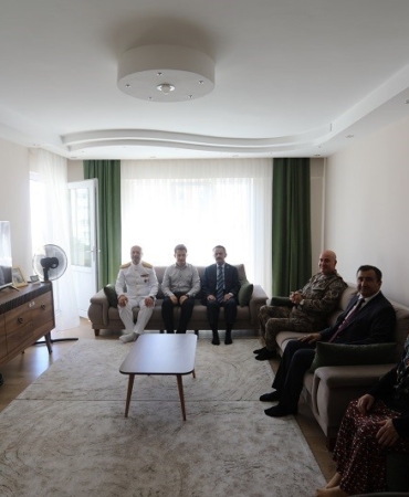 Vali Aktaş, 15 Temmuz Gazisi Mesut Karaman’ı ziyaret etti