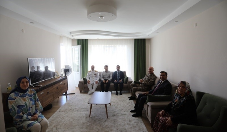 Vali Aktaş, 15 Temmuz Gazisi Mesut Karaman’ı ziyaret etti