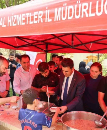 Vali Aygöl, Şeyh Edebali Türbesi’nde aşure ikram etti