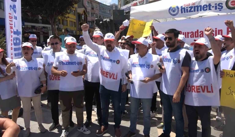 Yalova Belediyesi’nden çıkarılan işçilerden eylem