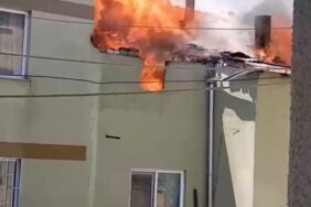 Yalova’da 2 katlı binanın çatı katında yangın