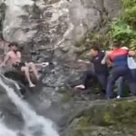 Yalova’da şelalede mahsur kalan genci itfaiye kurtardı
