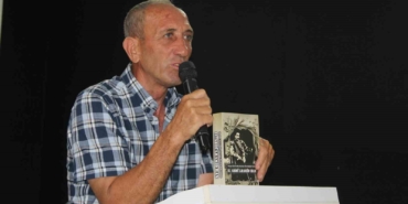 Yalova’da Sevencan’ın imza gününe yoğun ilgi