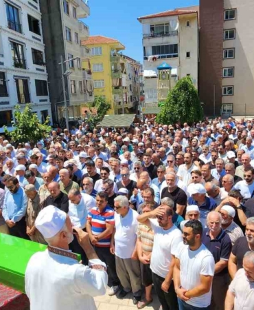 Yalova’da trafik kazasında ölen Osman Akın son yolculuğuna uğurlandı