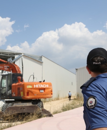 Yapmayın, yıkıyorlar