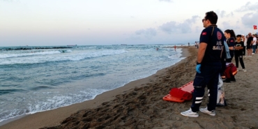 Yasağa rağmen denize giren şahıs dalgalar arasında kayboldu