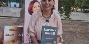 Yazar Ayşegül Akay, okurlarıyla buluşuyor
