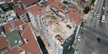 Yıldırım’da riskli binalar yıkılıyor