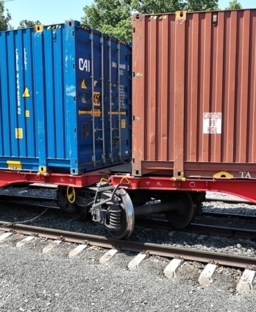 Yük vagonu raydan çıktı