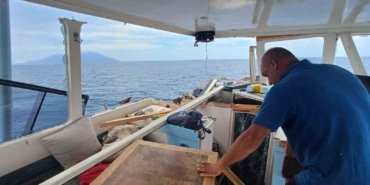 Yunan unsurları Türk balıkçı teknesine çarparak hasar verdi