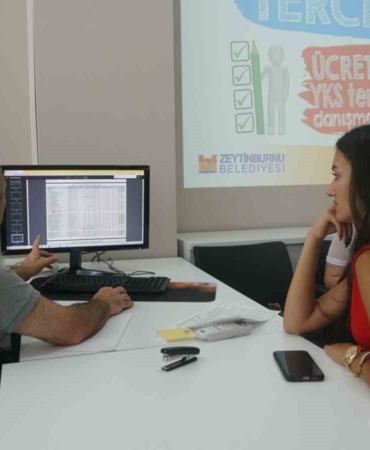 Zeytinburnu Gençlik Merkezi’nden LGS sınavına giren öğrencilere ücretsiz tercih hizmeti