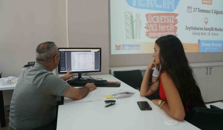 Zeytinburnu Gençlik Merkezi’nden LGS sınavına giren öğrencilere ücretsiz tercih hizmeti