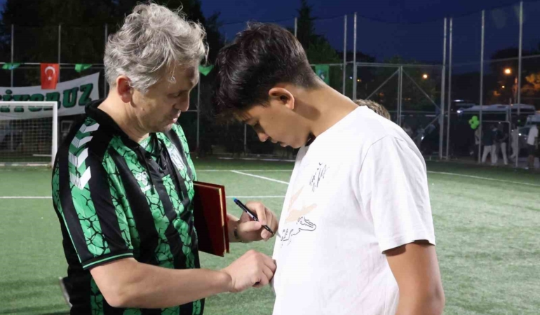25 yıl sonra Kocaelispor’un anma etkinliğinde bir araya geldiler