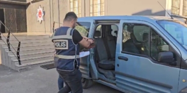 32 yıl aranaması olan zanlı, gece kulubünde yakalandı