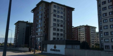 52 yaşındaki adam doğalgaz borusuna asılı bulundu