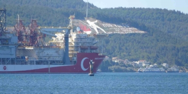 Abdülhamid Han sondaj gemisi Çanakkale Boğazı’nda geçti