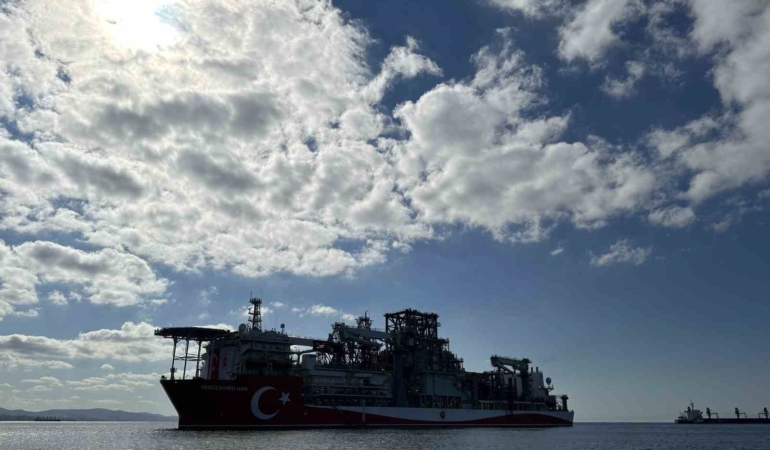 Abdülhamid Han sondaj gemisi yeni seferine çıktı; görev yeri Karadeniz’e uğurlandı