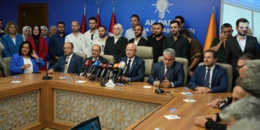 AK Parti Bursa İl Başkanı Gürkan: "İlk günkü aşkla kutluyoruz"