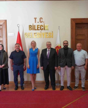 AK Parti teşkilatından Belediye Başkanı Subaşı’na ziyaret