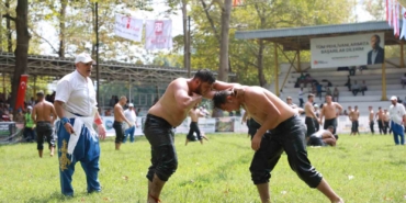 Akbalık Yağlı Güreşleri’nde 600 pehlivan ter döküyor