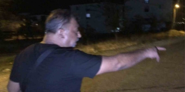 Alkollü sürücü beton büze çarptı, “Burada neden levha yok?” dedi