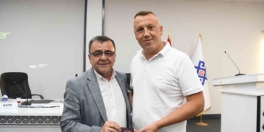 Altıeylül’den Balıkesirspor’a kombine bilet desteği